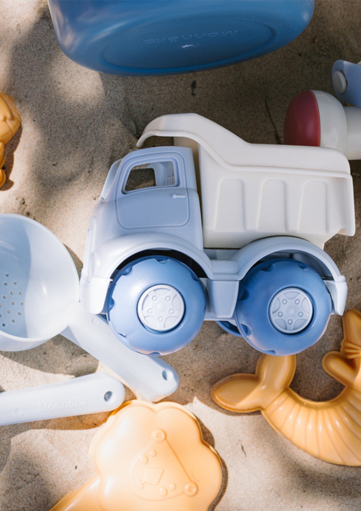 Beach Toy Set with Hippos - Monnëka