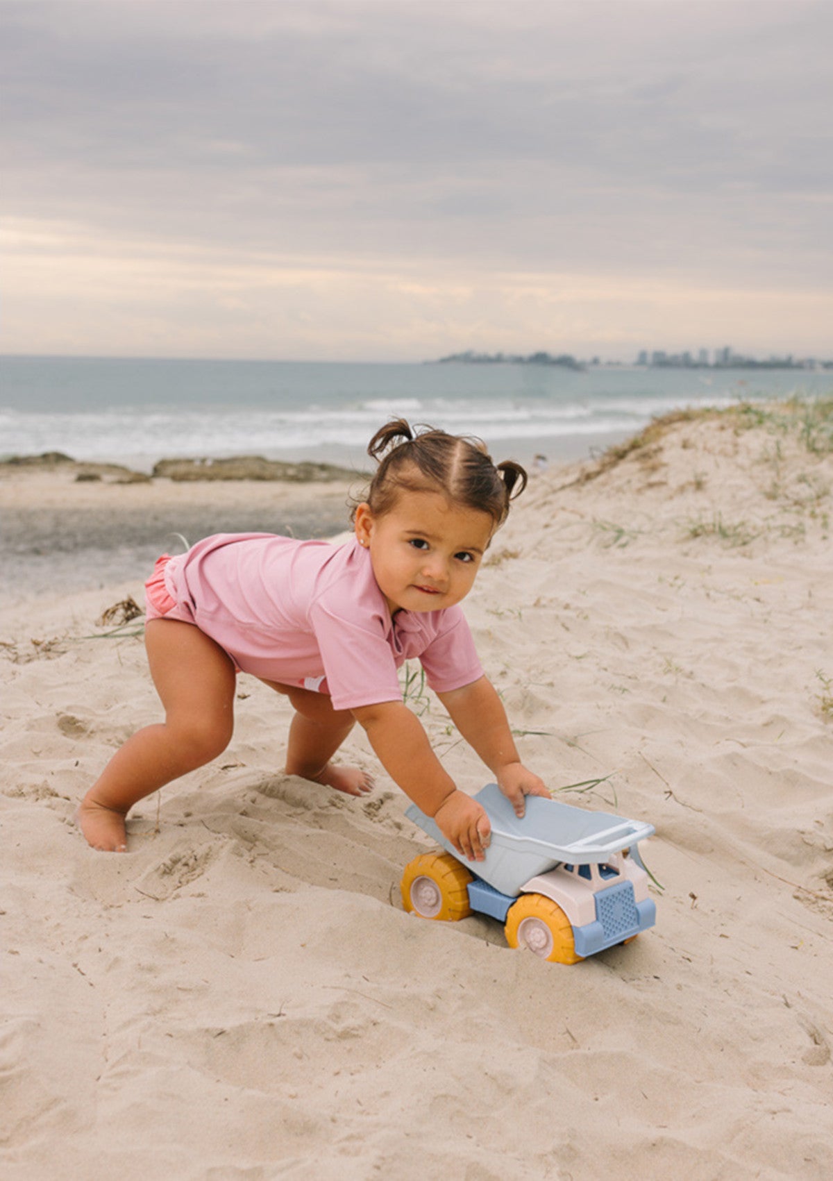 Blue Truck - Monnëka