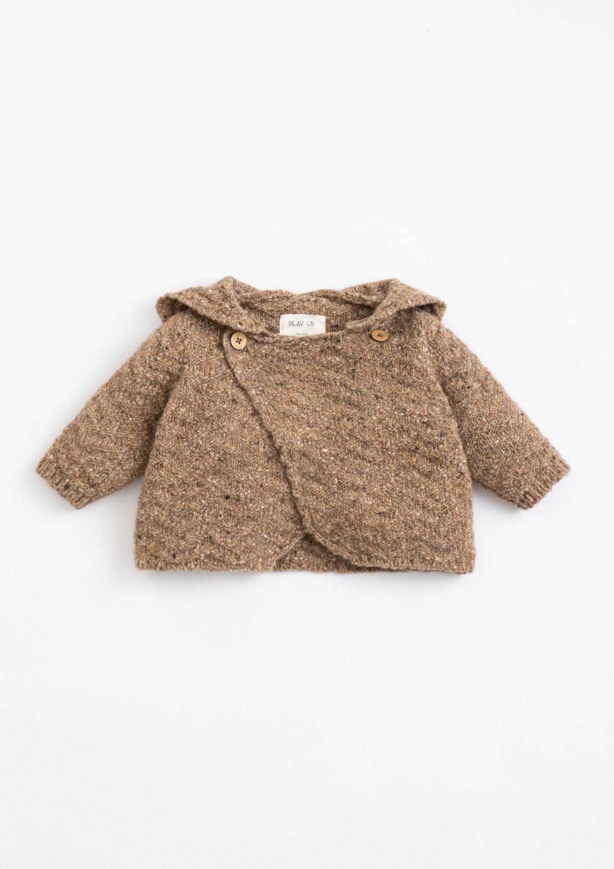 Knitted jacket with recycled fibers and hood| Illustration - PLAYUP