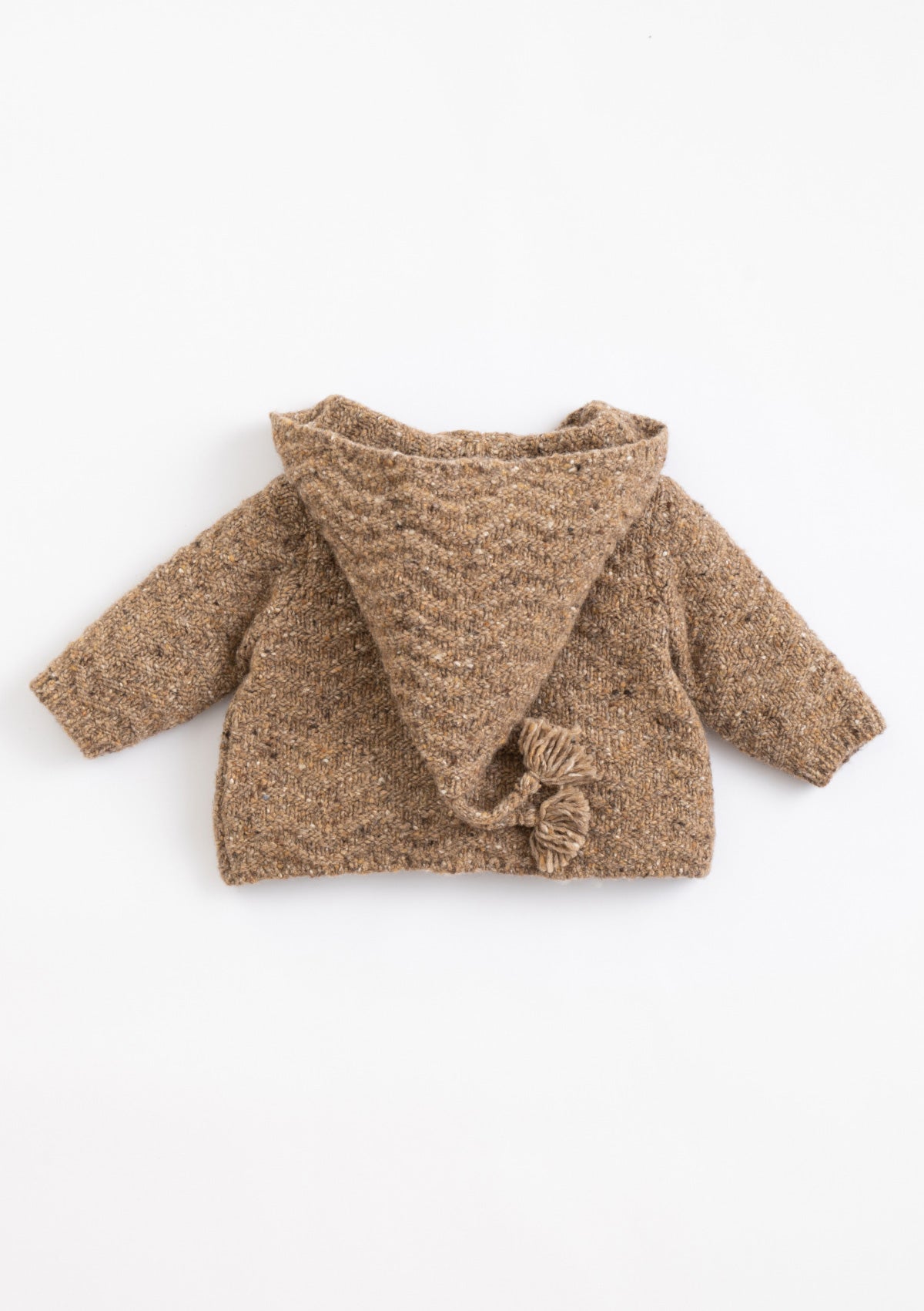 Knitted jacket with recycled fibers and hood| Illustration - PLAYUP