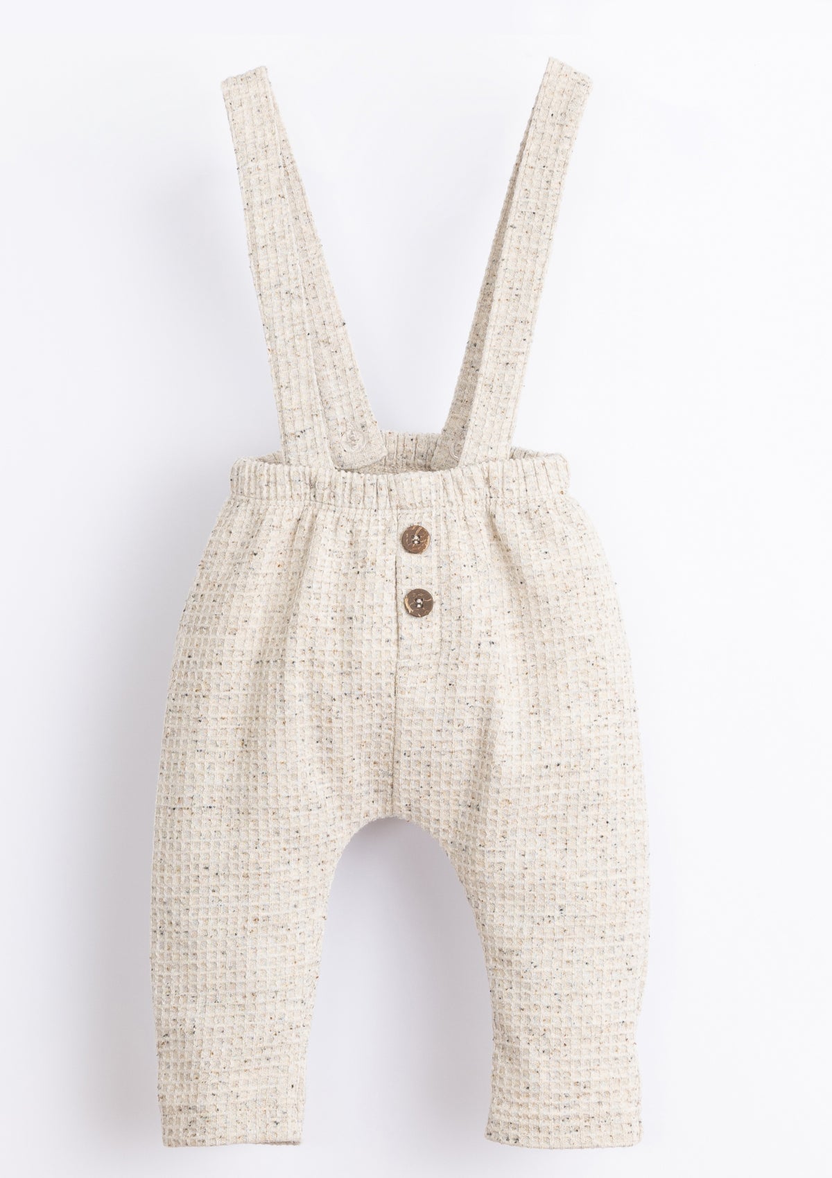 Pants made from recycled fibers and cotton | Illustration - PLAYUP