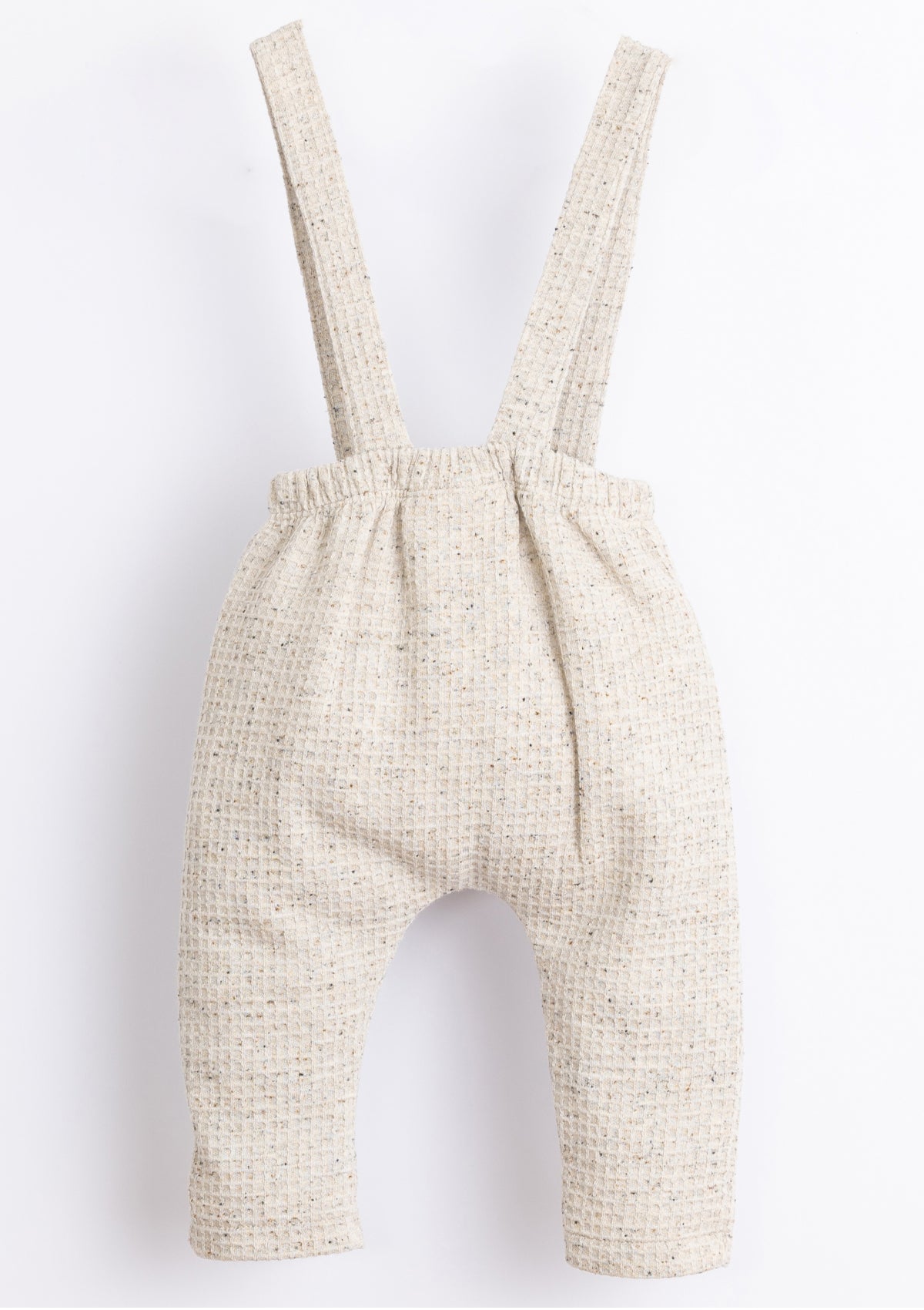 Pants made from recycled fibers and cotton | Illustration - PLAYUP