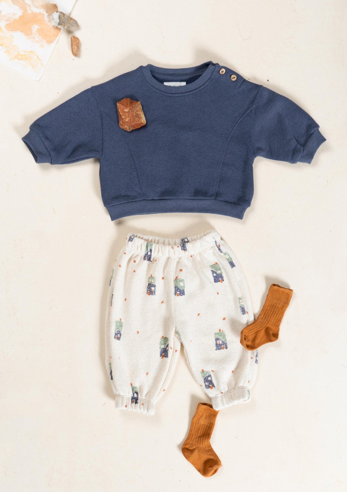 Knitted pants with house print - PLAYUP