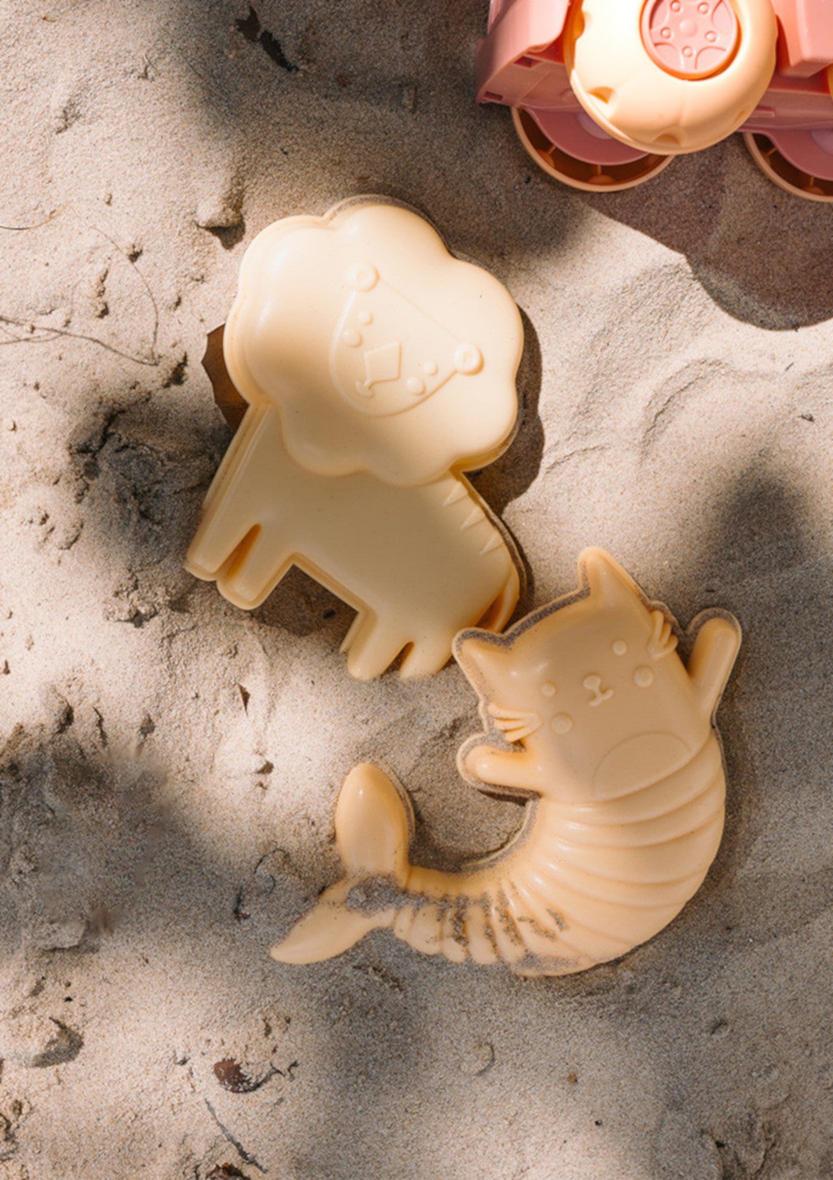 Beach Toy Set with Wild Animals - Monnëka